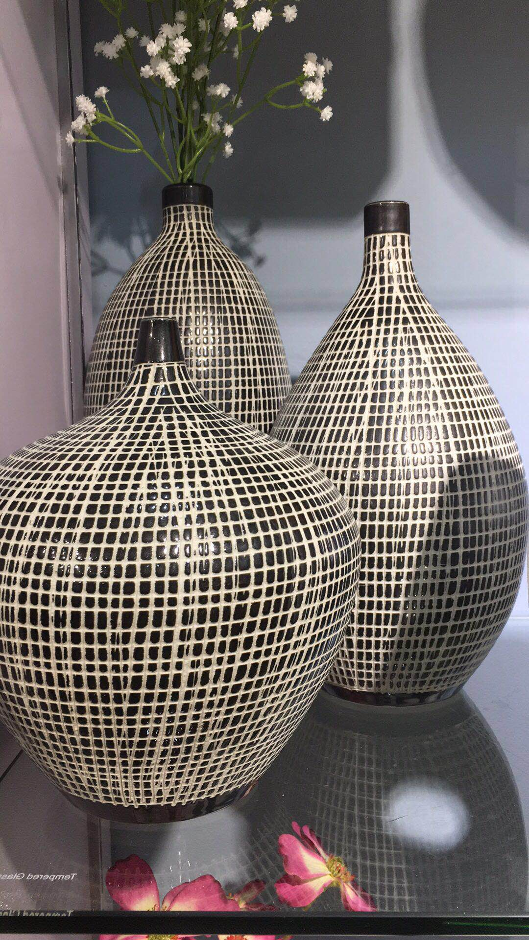 hand-painted   ceramic vases